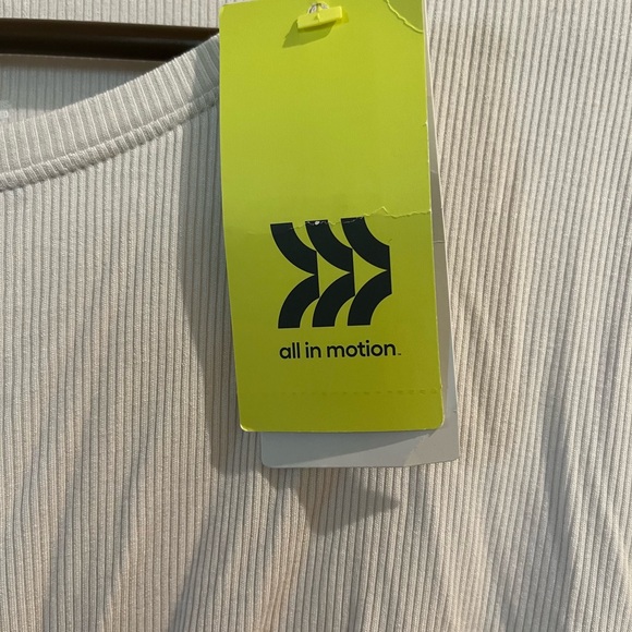 NWT All in Motion lightweight workout top. Size XXL - Picture 7 of 8